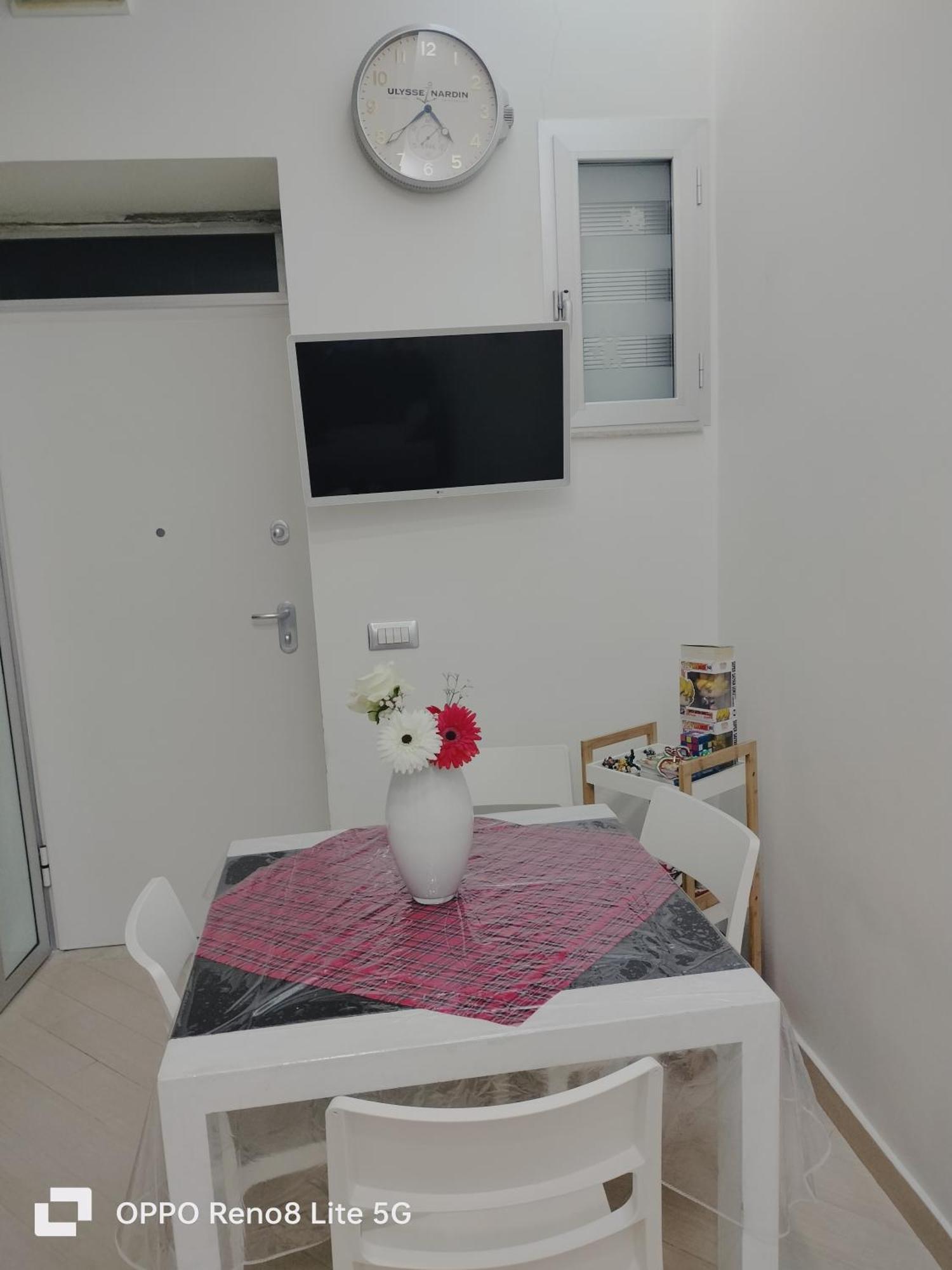 La Vie Est Belle Apartment *