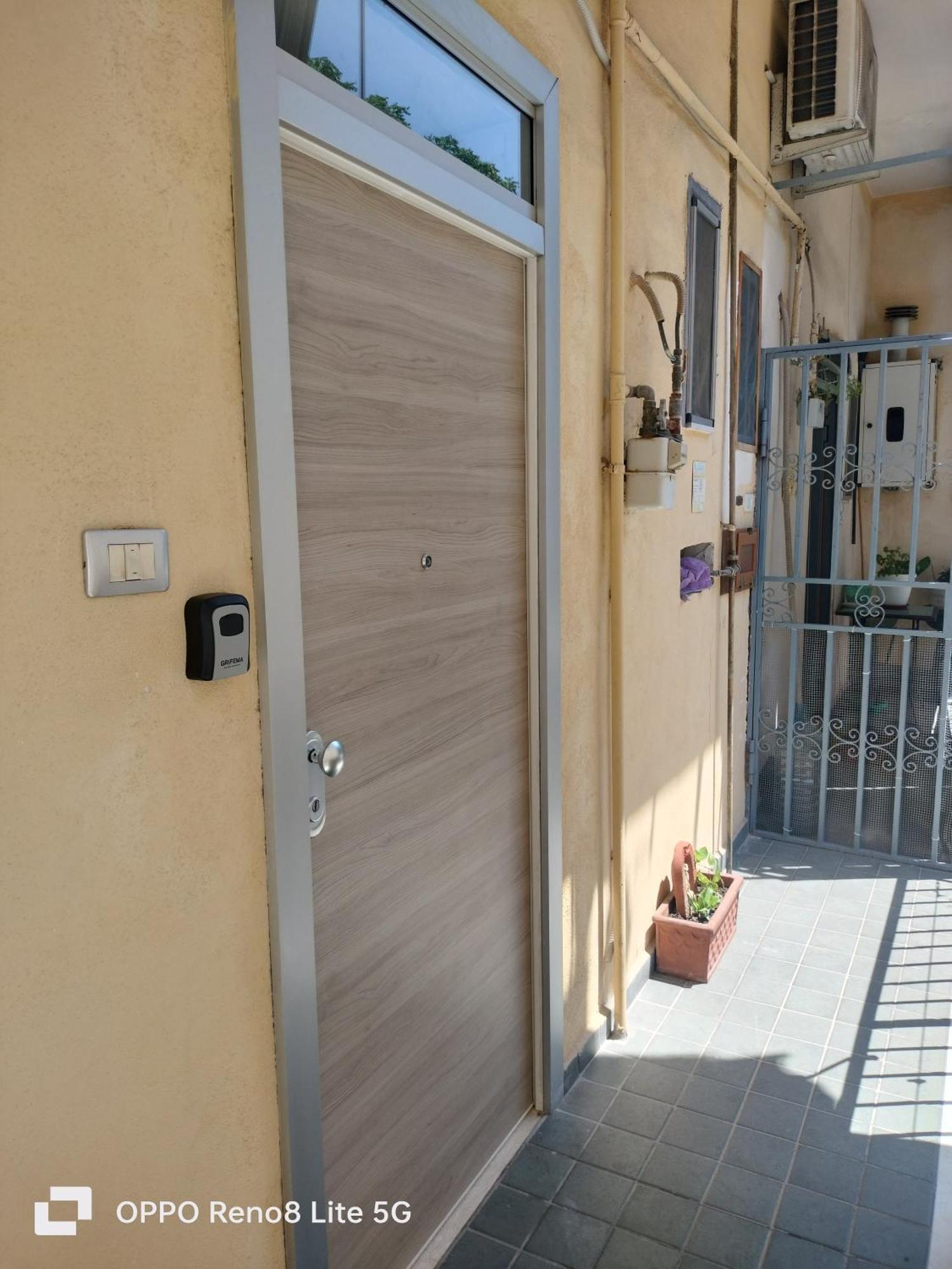 La Vie Est Belle Apartment